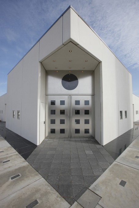 Billede af indgangen til Thyborøn Kirke