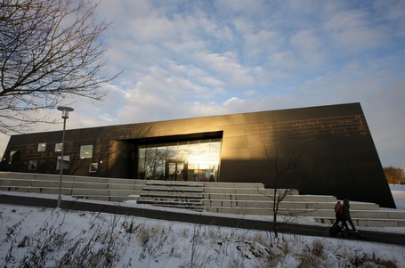 Billede af den nye musikskole i Holstebro om vinteren