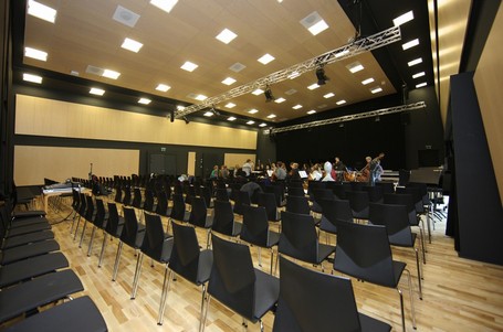 Billede indefra af den nye musikskole i Holstebro om vinteren